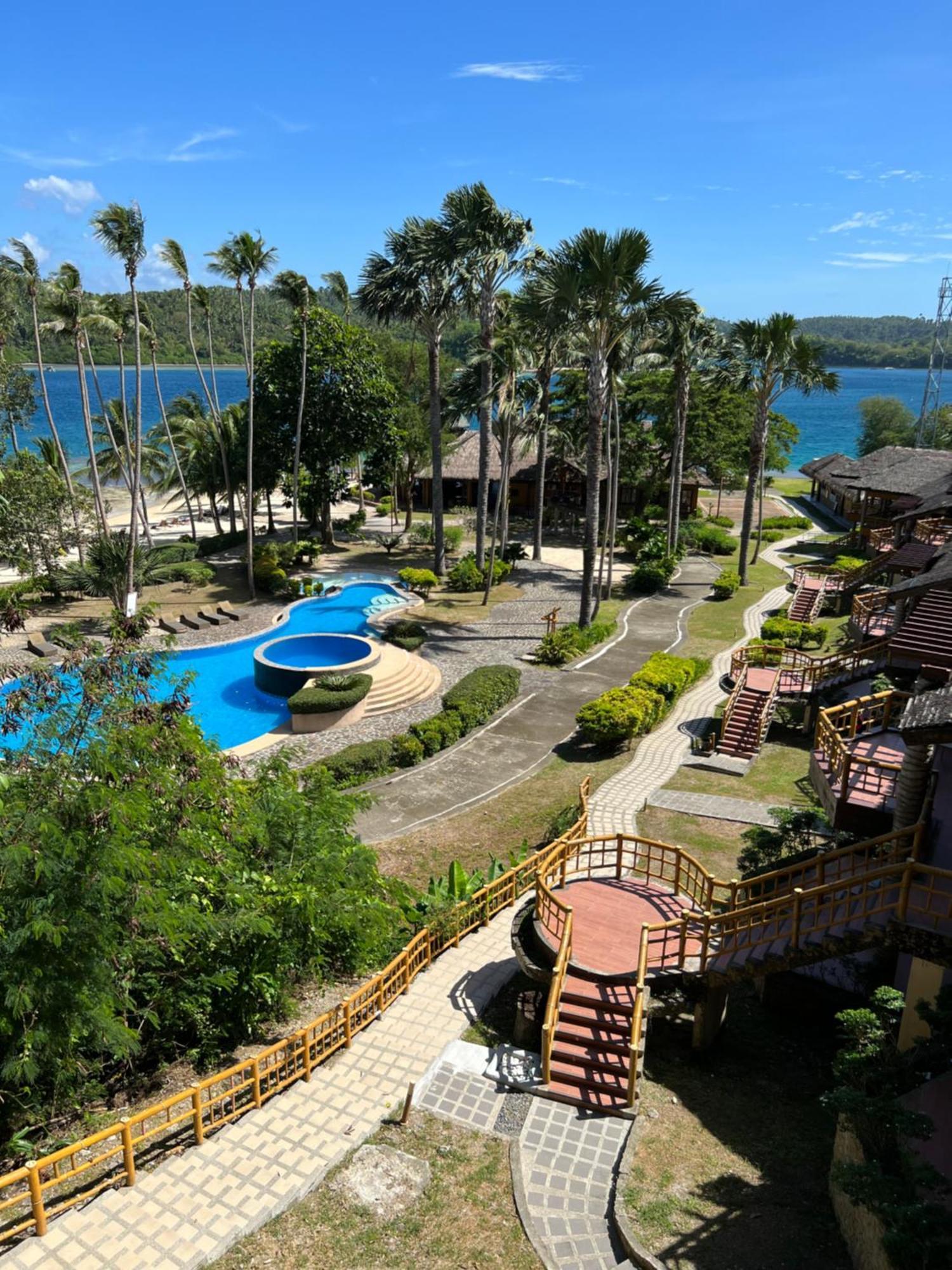 Fridays Puerto Galera Hotel Ngoại thất bức ảnh
