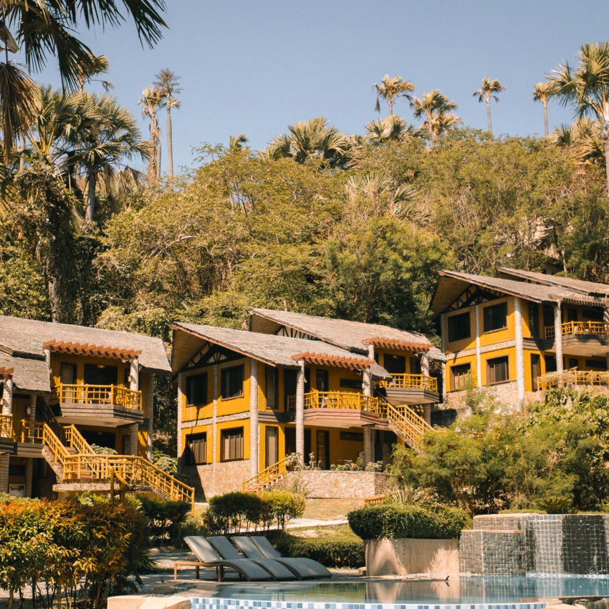 Fridays Puerto Galera Hotel Ngoại thất bức ảnh