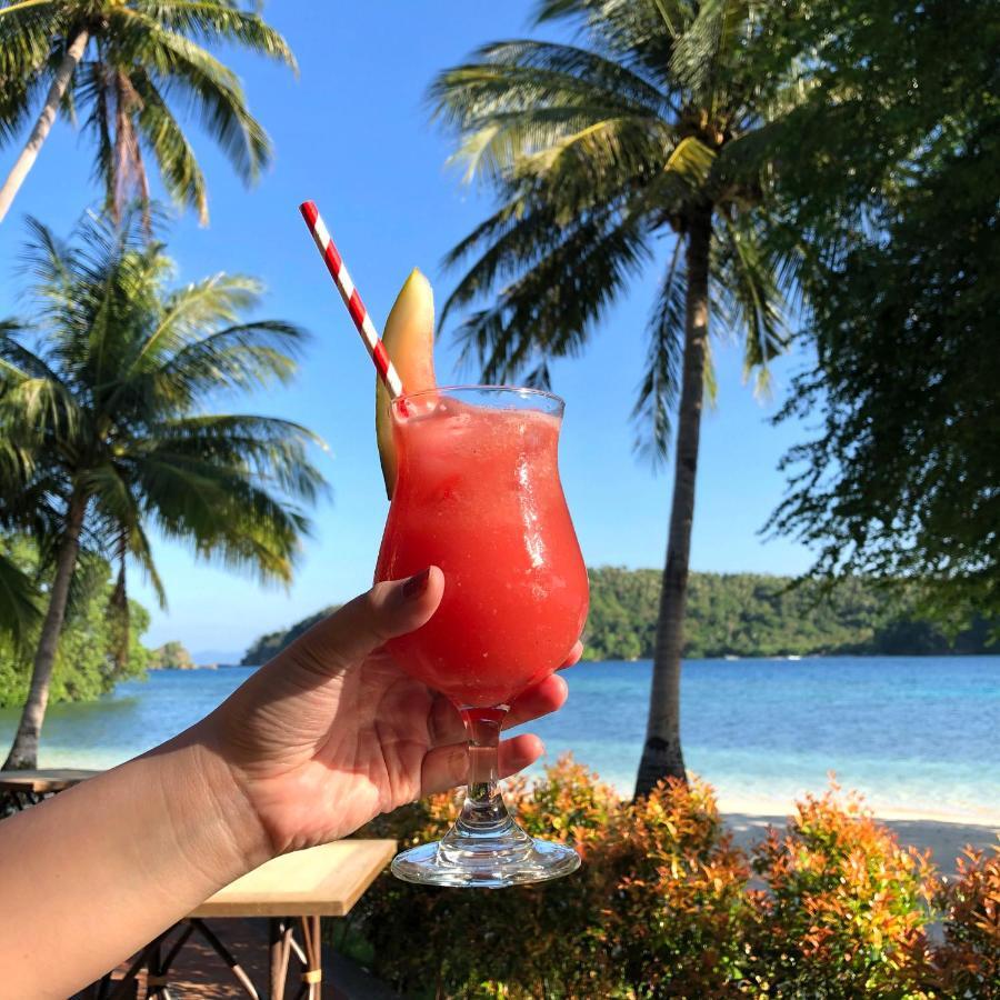 Fridays Puerto Galera Hotel Ngoại thất bức ảnh